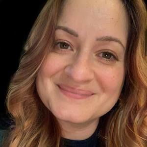 Meet your Posher, Carmela